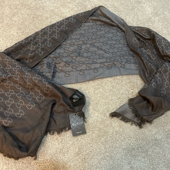 NWT GUCCI GG LOGO MONOGRAMMED WOOL AND SILK SCARF BROWN - Picture 3 of 4